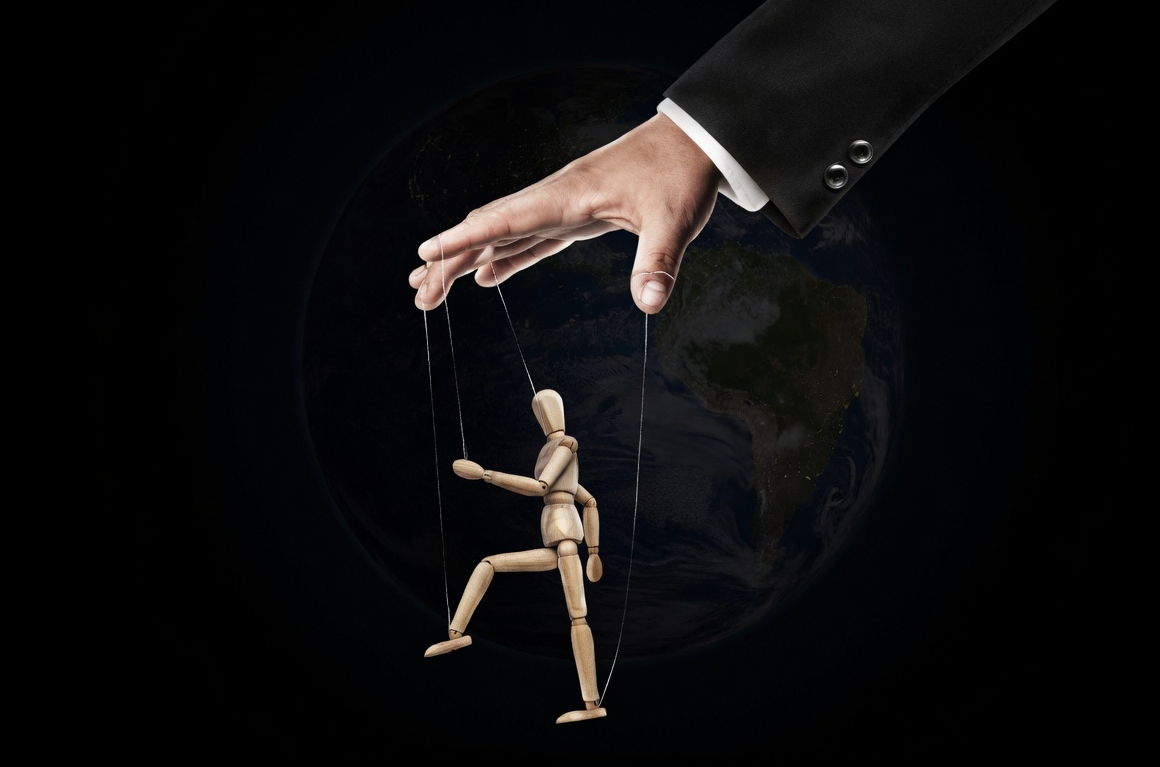 Komunikacja perswazyjna – co oznacza i jak działa? Przykłady